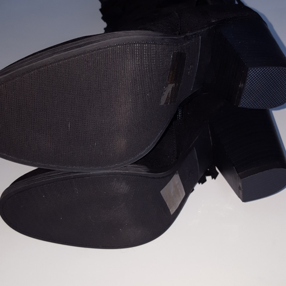 🎉HP🎉 Breckelles Heather Fringe Black Booties 8.5 - Picture 5 of 8